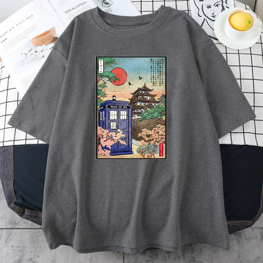 Tardis in Japan T-Shirt